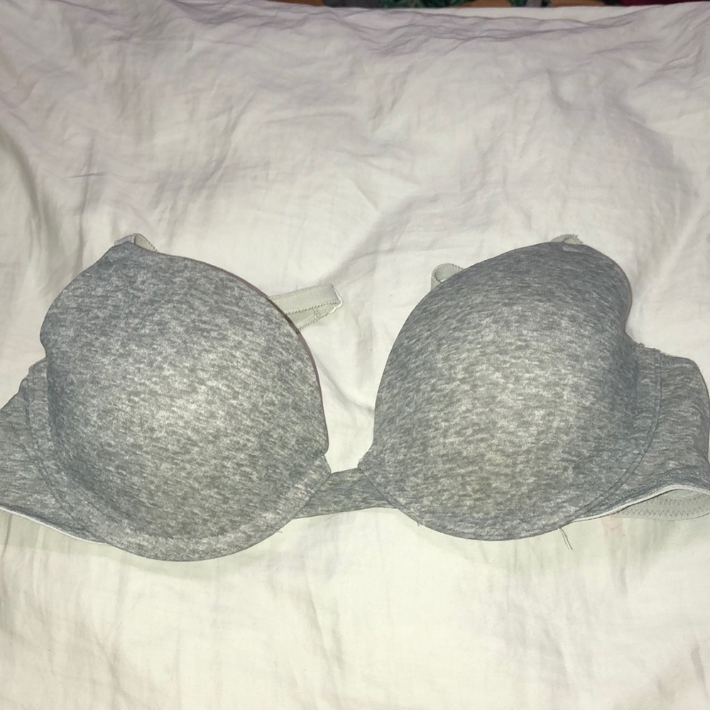 grey tshirt bra from pink 32C
